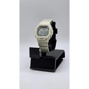 Casio LWS2200H-8AV Women's Digital Watch with Step Tracker Dual Time